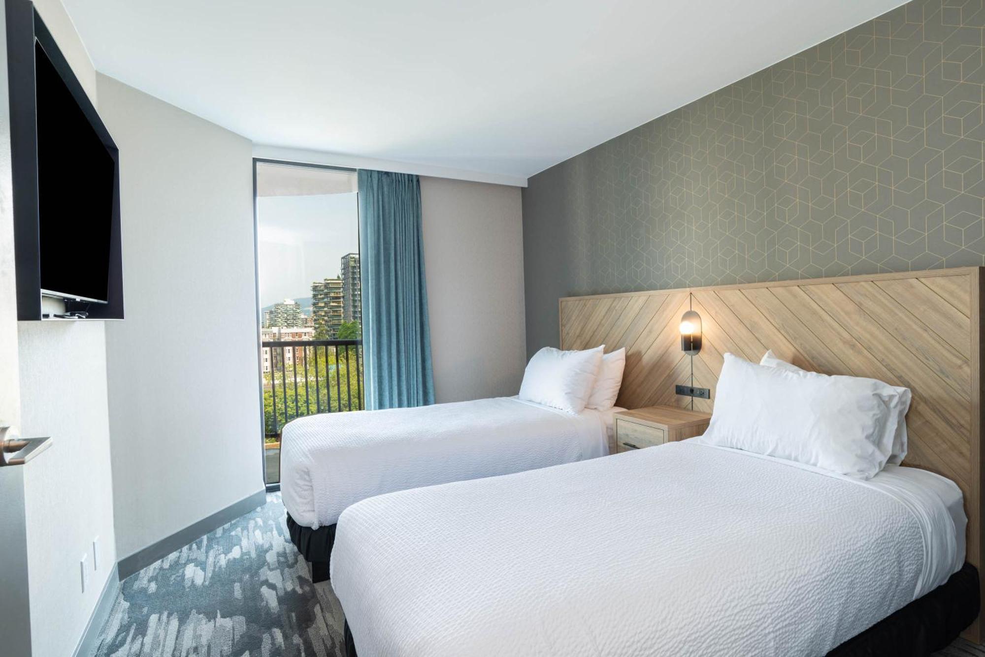 Sandman Suites Vancouver On Davie Esterno foto