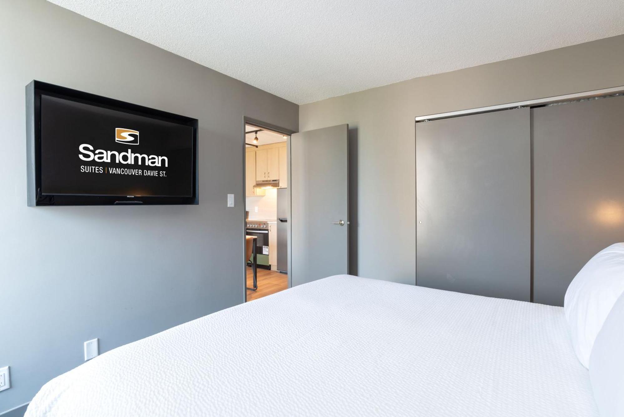 Sandman Suites Vancouver On Davie Esterno foto